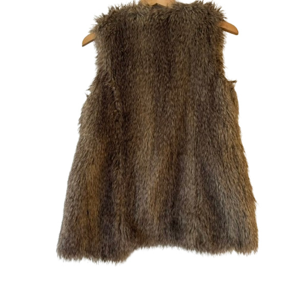 BLQ.MKT Blaque Market Women's Faux Fur Vest - Picture 3 of 9